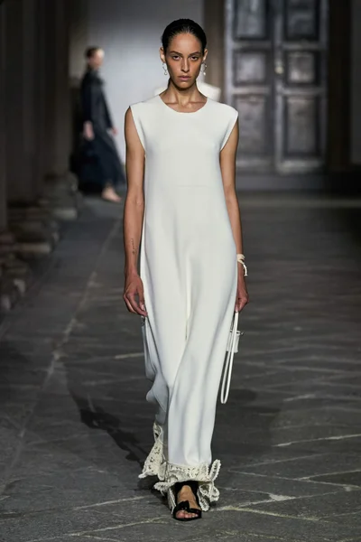 Look 49